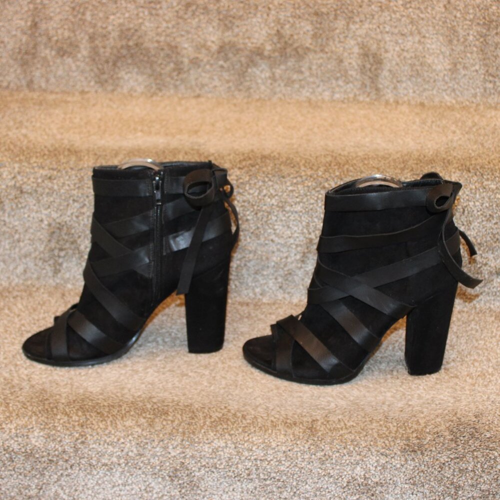 ShoeDazzle Shora Black Strappy Peep Toe Ankle Booties Block Heel Size 8
